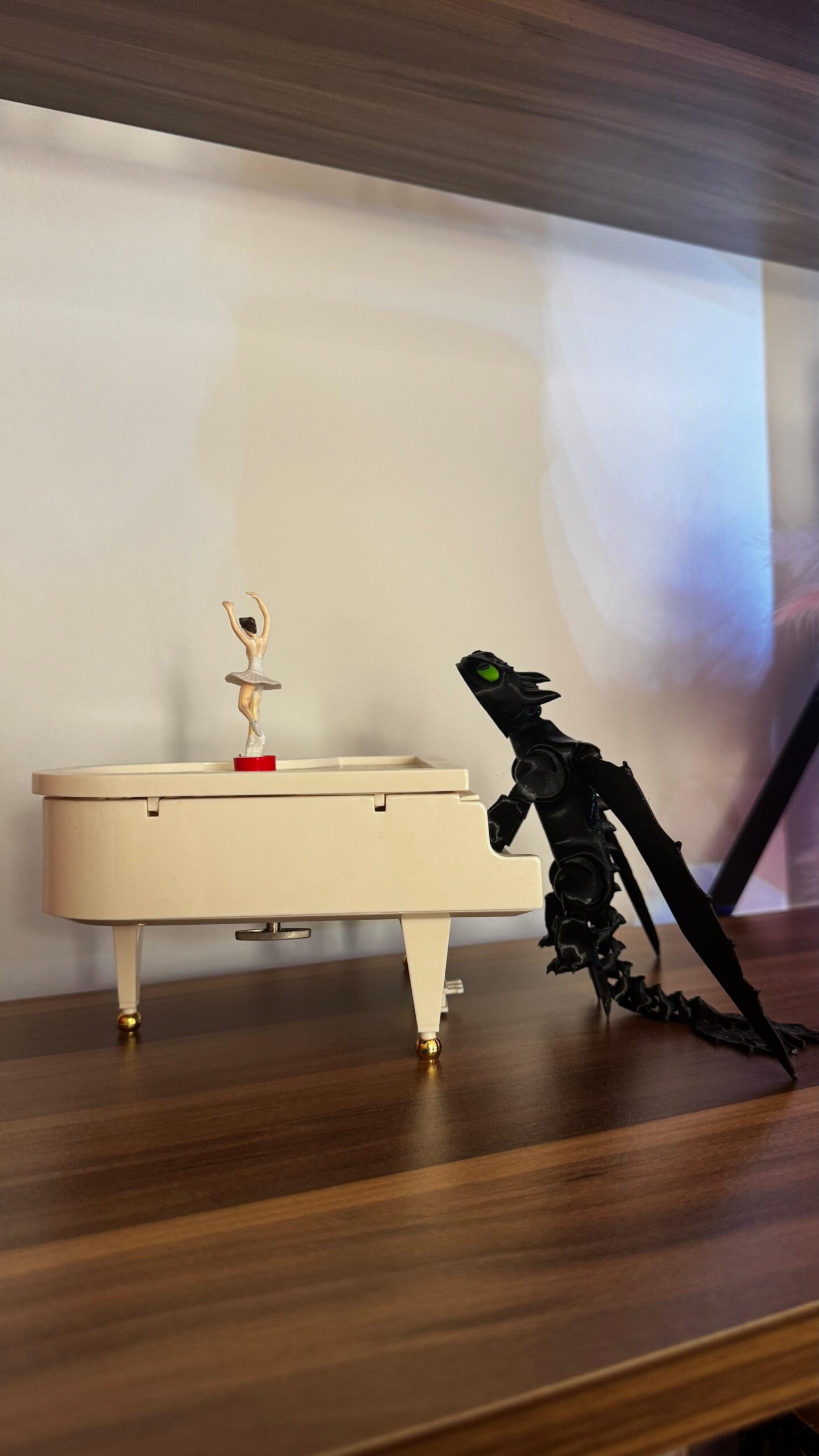 Ejderhanı Nasıl Eğitirsin – Toothless (Dişsiz) Dekoratif Figür